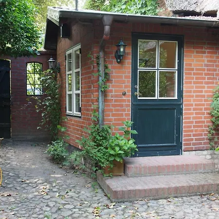 Ferien In Einem Historischen Mit Garten Mohnsen